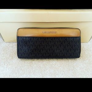 Michael Kors gently used wallet!